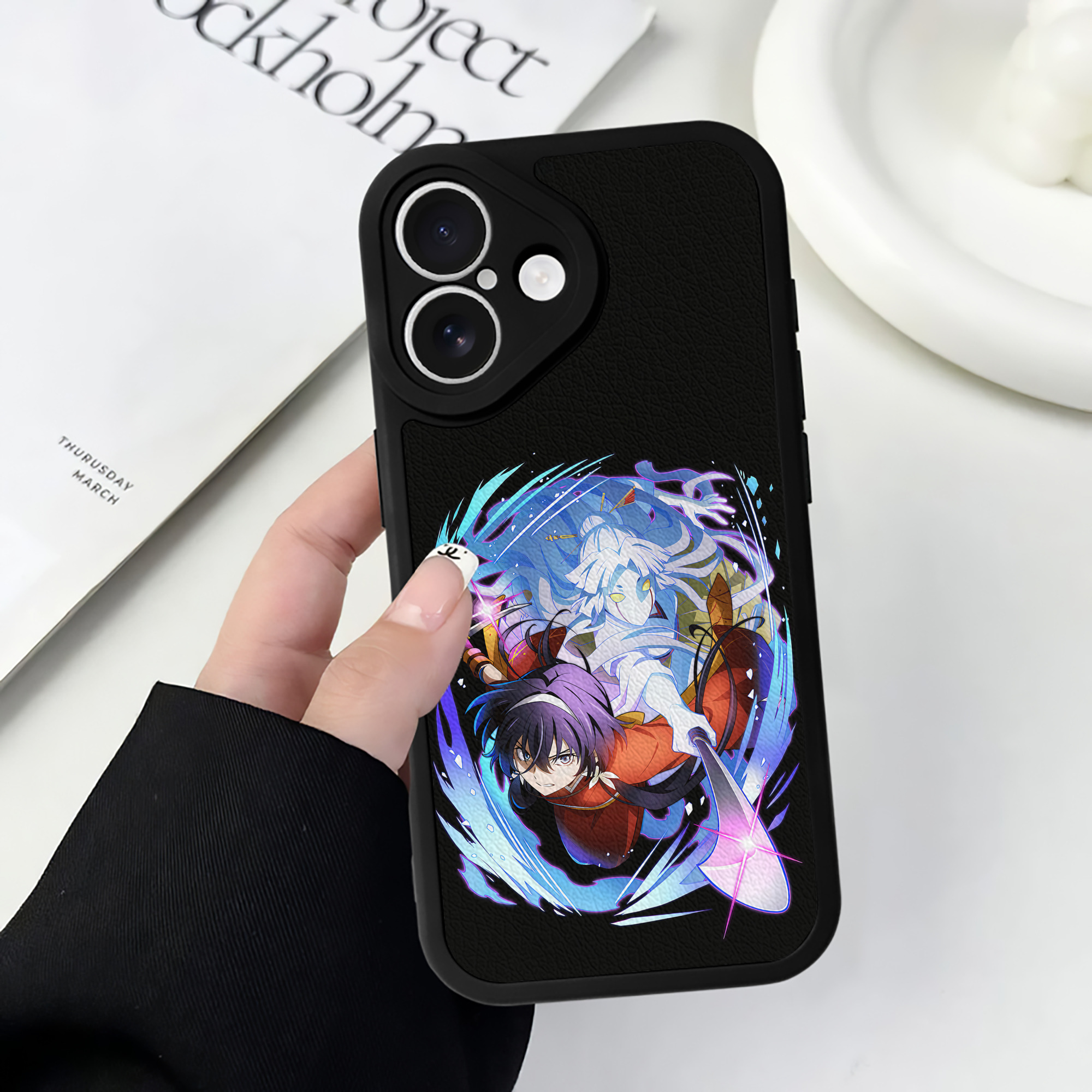 （画像用） 文豪ストレイドッグス Bungo Stray Dogs 【iPhone 16シリーズ対応】シリコンスマホケース（レザー調） 材質：シリコン